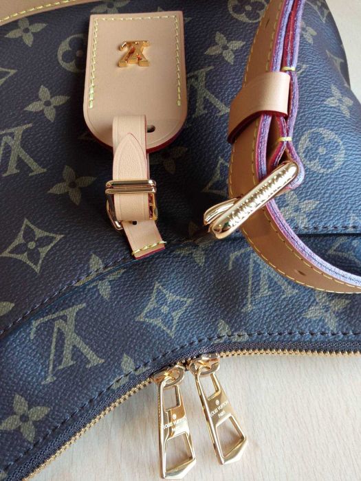 Louis Vuitton Дамска стилна и функционална Чанта Монограм