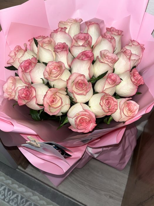 Свежие розы 25шт