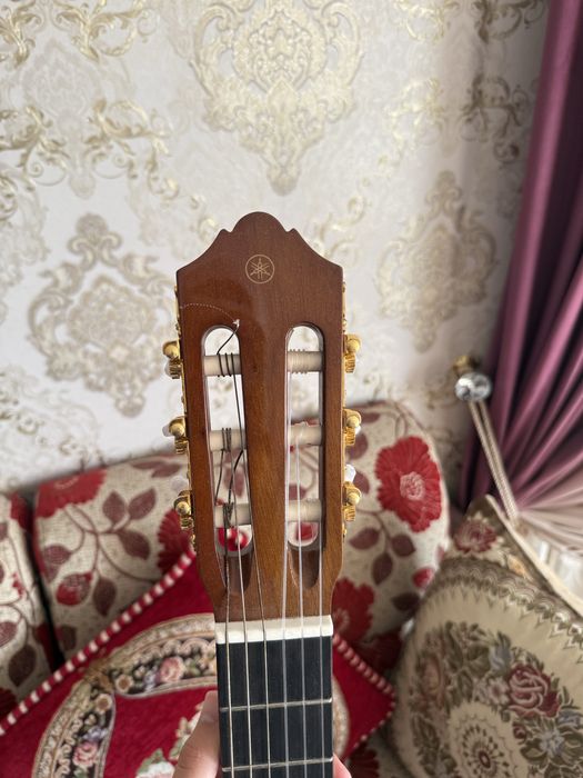 Yamaha C70 гитара