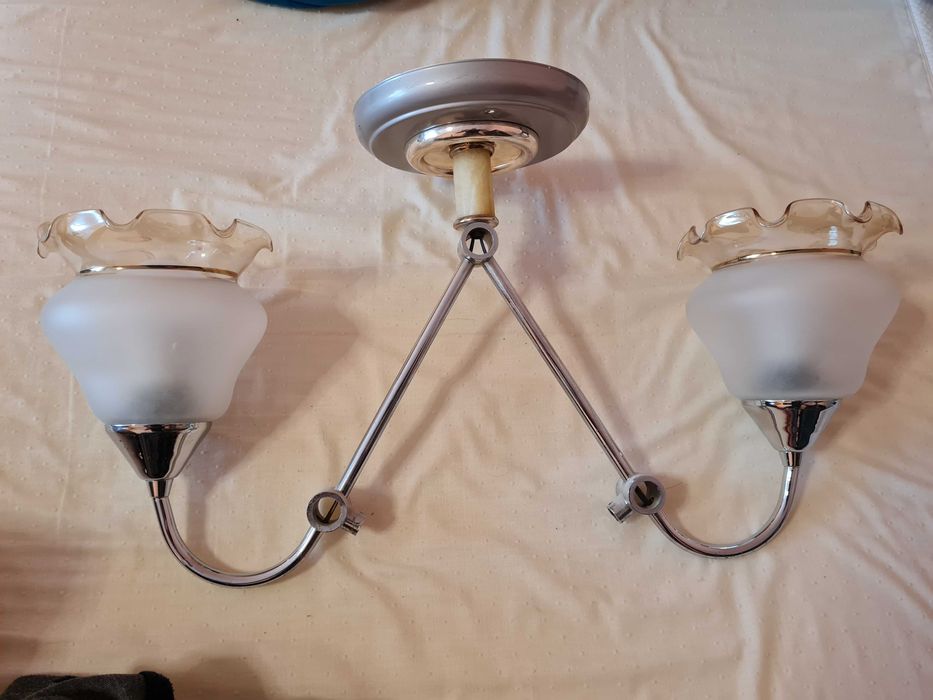 Полилей и плафон