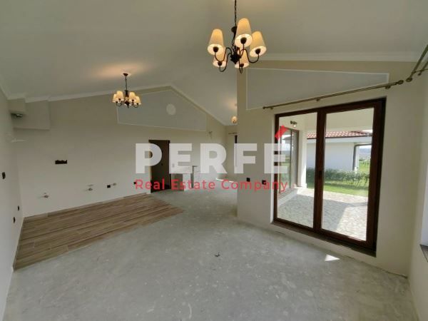 Продава се Къща в Ахелой - 125 кв.м за 2000 €/кв.м - Снимка #2