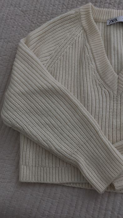 Дамска блуза Zara XS – като нова, носена веднъж.