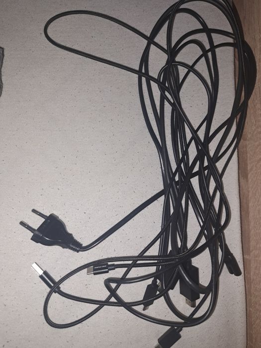 PS5+2 джойстика и 5 игри