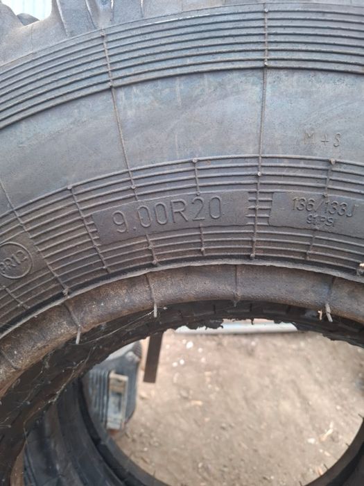 Шина ЗИЛ 9.00R20