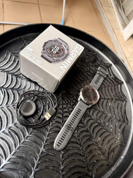 Ceas Smartwatch Garmin Fenix 7X Pro Solar - Pachet Complet / Stare Excelentă