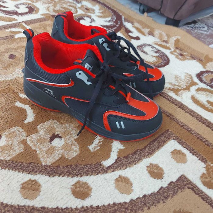 Продам красовки рольки