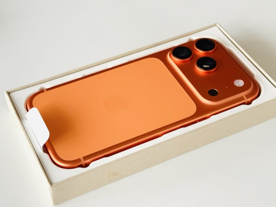 НОВ! Iphone 17 Pro 256GB Orange Гаранция 1 година