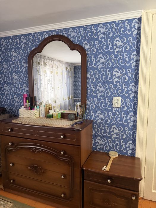 Продается кровать с комодом