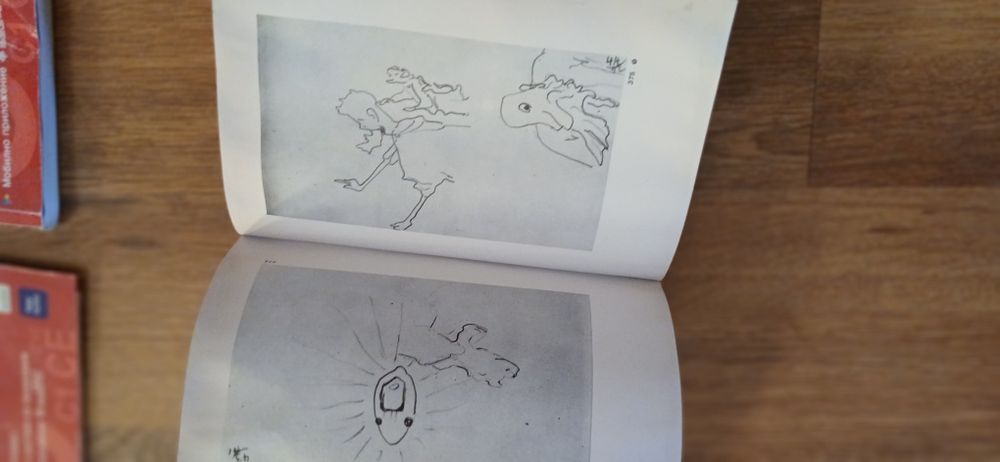 Книги и учебнк по английски, помагала,речник и др.