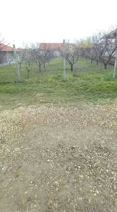 Vând parcelă intravilan