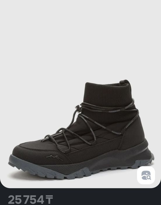 Зимние спортивные ботинки