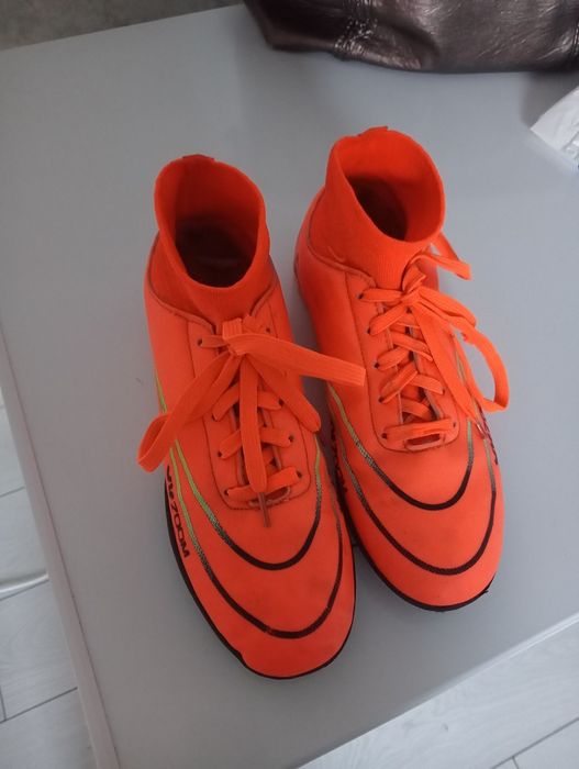 Сороконожка б/у ,хорошом состаяние, размер 38