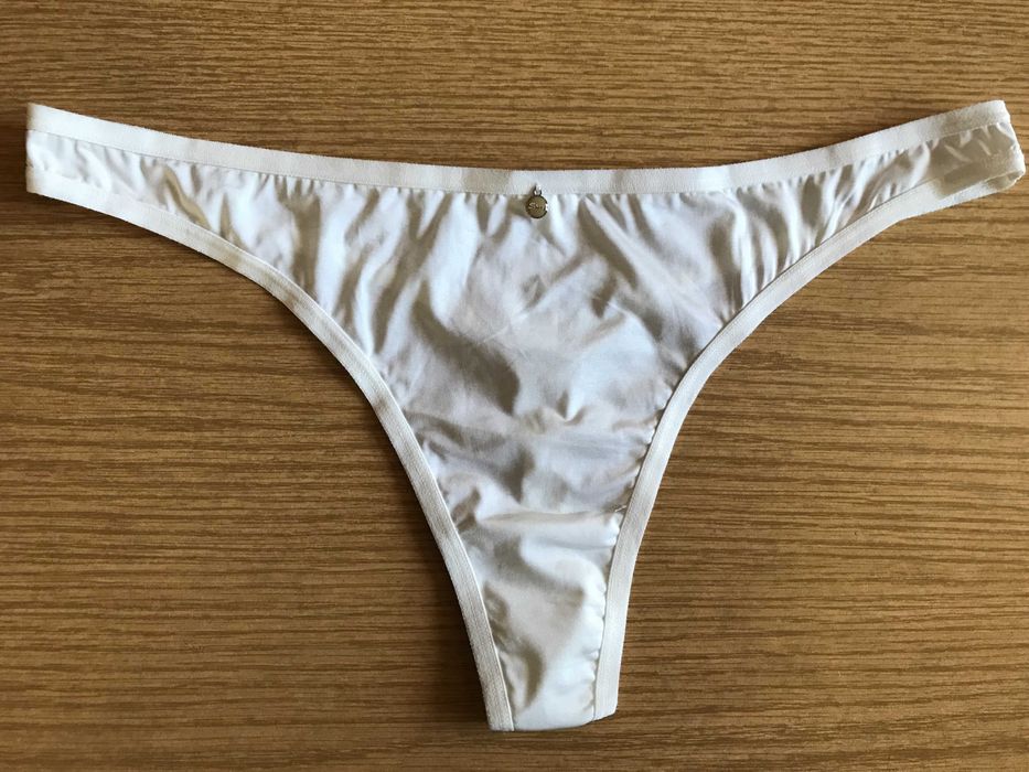 бикини Клеопатра, L