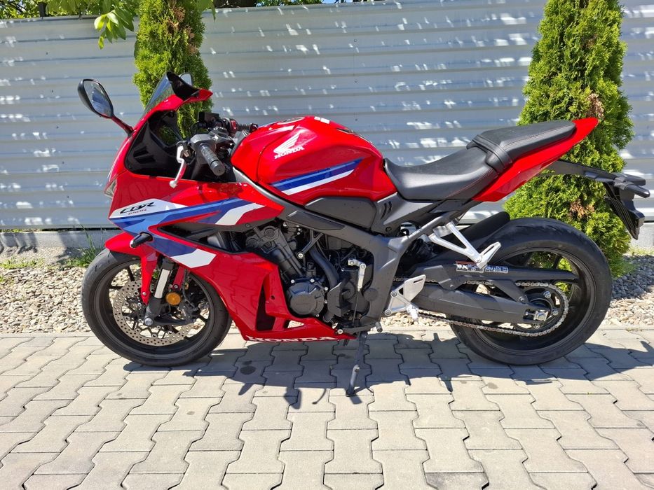 Moto M Parts Ploiesti vinde Honda Cbr 650 R model 2024 E-clutch limitata permis A2
