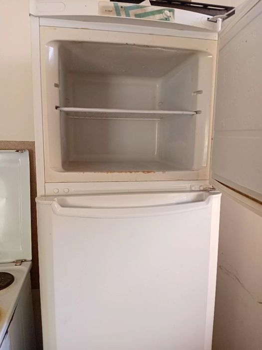Продам рабочий холодильник