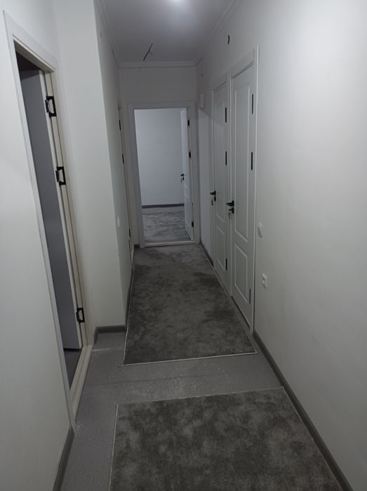 Продаётся квартира 2 комнатная цокольный этаж полу подвал жилой