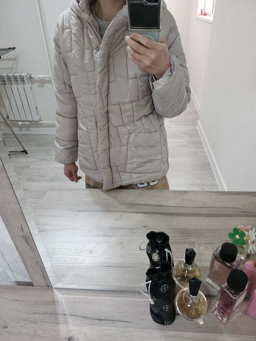 Женская куртка, размер S, в идеальном состоянии