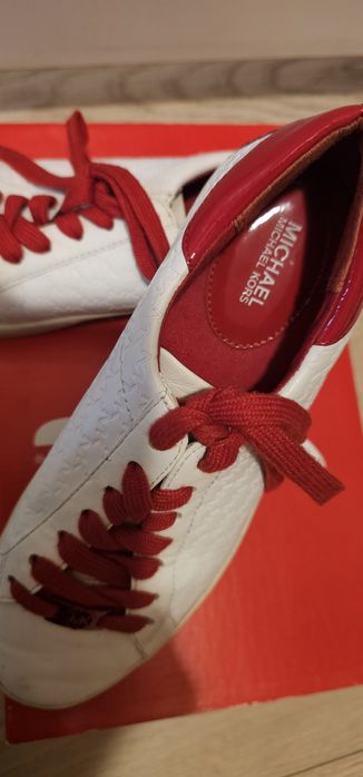 Маратонки M Cors