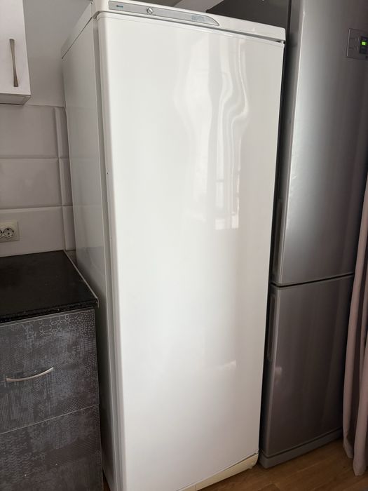 Продаю морозильник