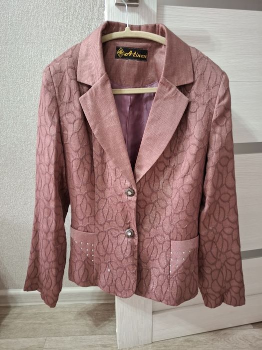 Продаю пиджак женский