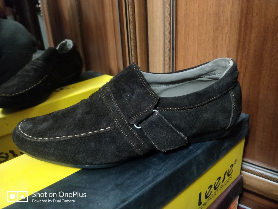 Продаю замшевые мокасины хорошее качество коричневый цвет на весну.!