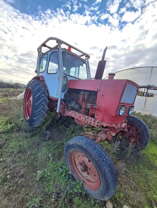 Продавам трактор ЮМЗ