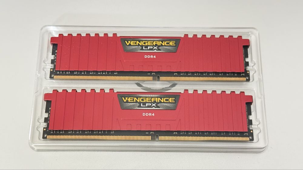 Kit memorie RAM Corsair Vengeance LPX 2 x 8 GB DDR4 2666 testate