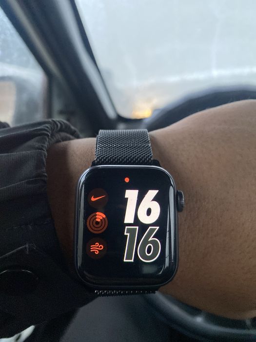 Продам Apple Watch