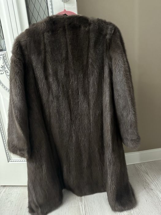 Продадим шубу норковую «Шанель»