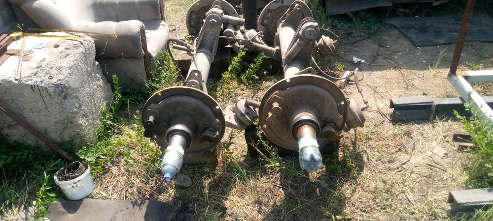 Продам оси прицепа КамАЗ... барабаны