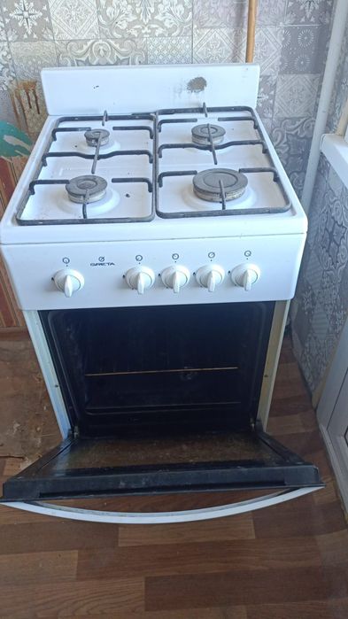 Продам газовую плиту