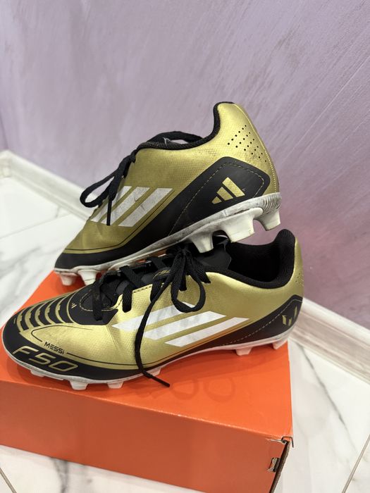 Футболни бутонки Adidas