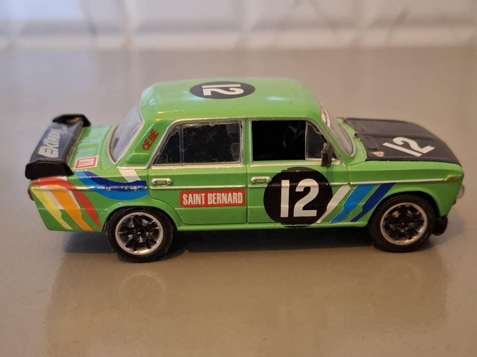 Коллекционная модель ВАЗ 2103 спорт, масштаб 1:43