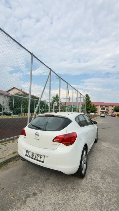 OPEL Astra 2013 — imagine 4