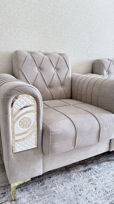 Диван с креслом