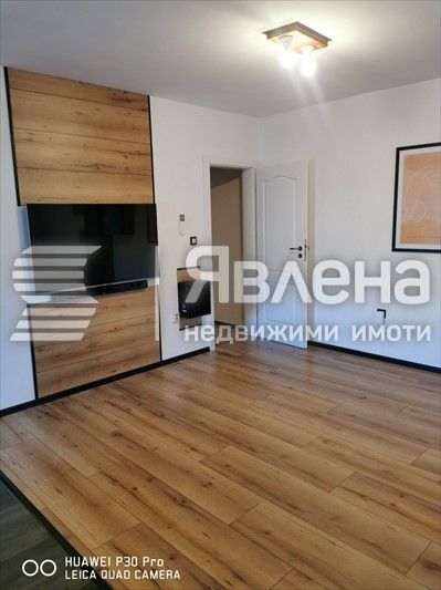 Продава се Тристаен апартамент в Варна, Възраждане 4 - 134 кв.м за 1575 €/кв.м - Снимка #3