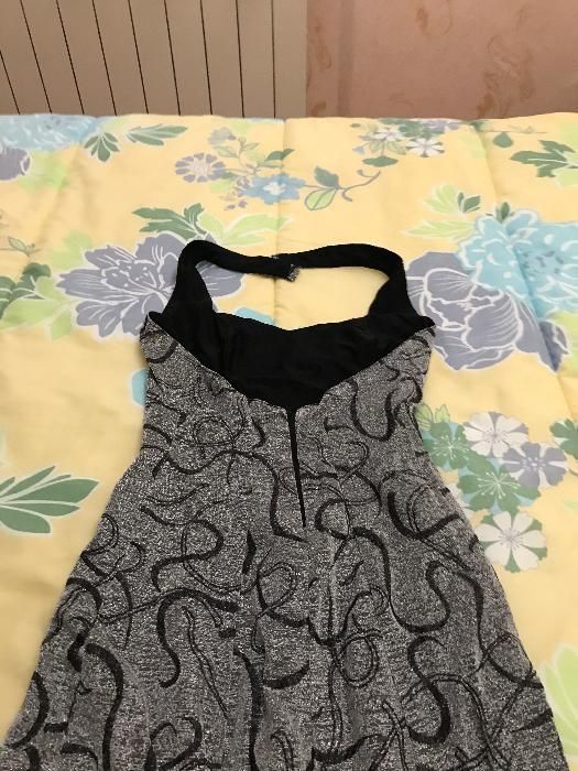 прекрасна дълга официална рокля