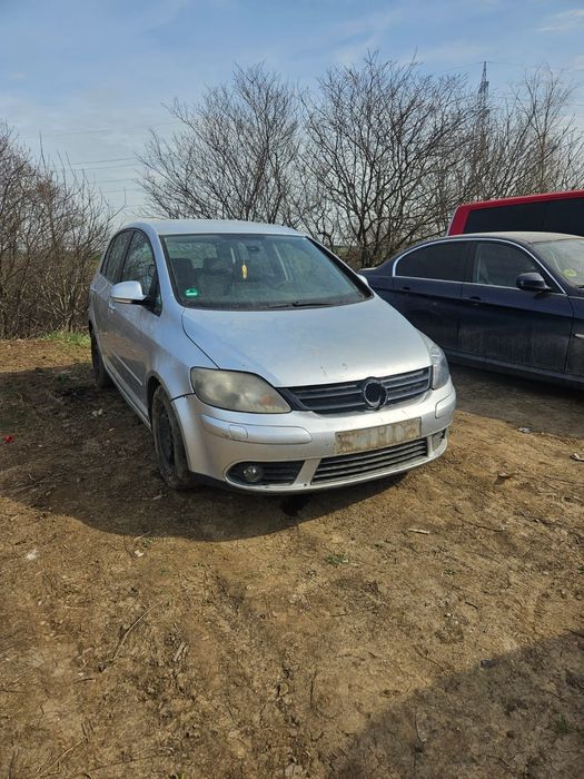 Dezmembrez vw golf 5 plus 2.0 1.9