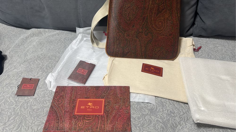 Продам барсетку ETRO