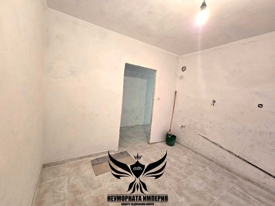 Продавам тристаен апартамент 91кв. с гараж и изба в гр.Асеновград