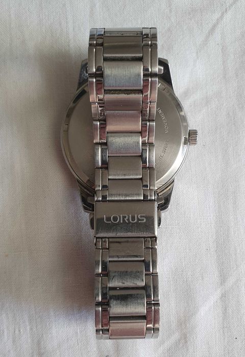Часовник Lorus VX42