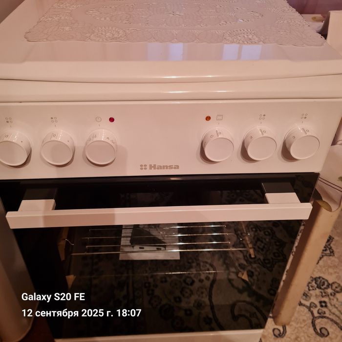 Продам  кухонную плиту HANSA