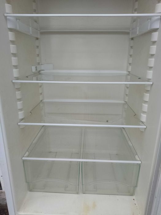 Продавам хладилник Liebherr