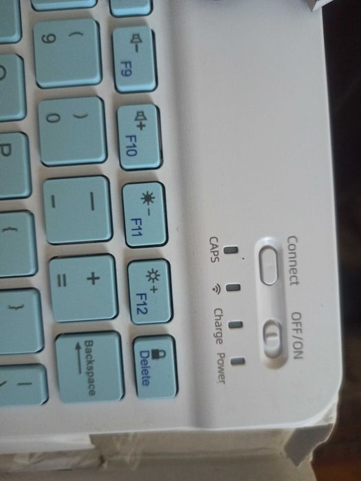 Пълна Блутут клавиатура