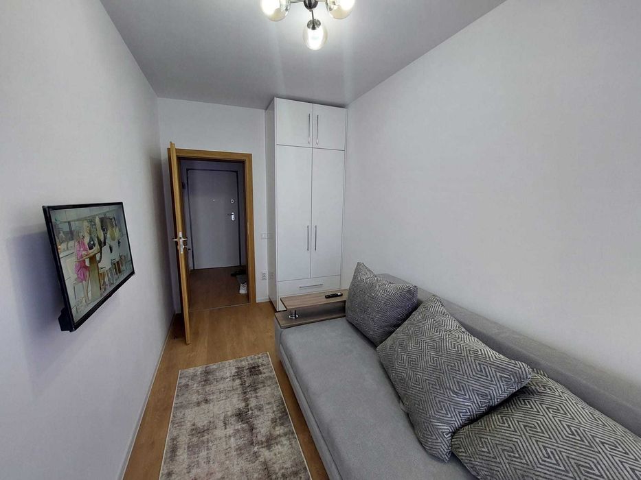 apartament 3 camere de inchiriat