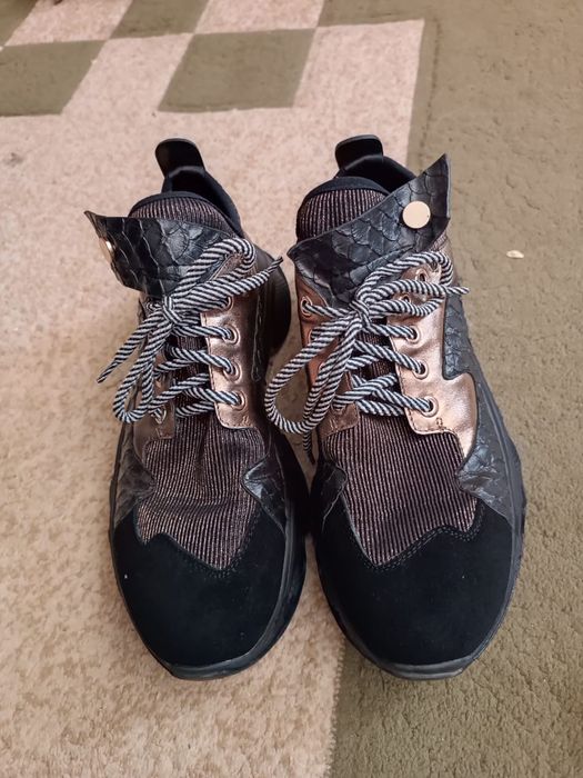 Красивая женская обувь