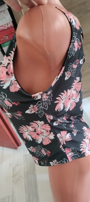 Vând Costum baie