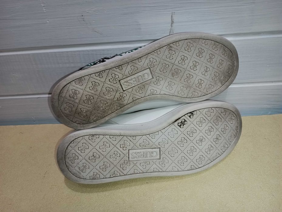 Guess N 39 Love - 35 лв