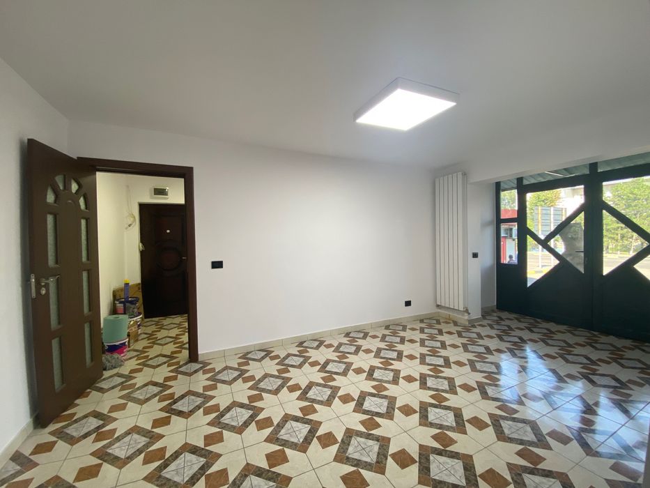 INCHIRIEZ SPATIU COMERCIAL Tecuci - parter (vizavi de liceul Agricol)