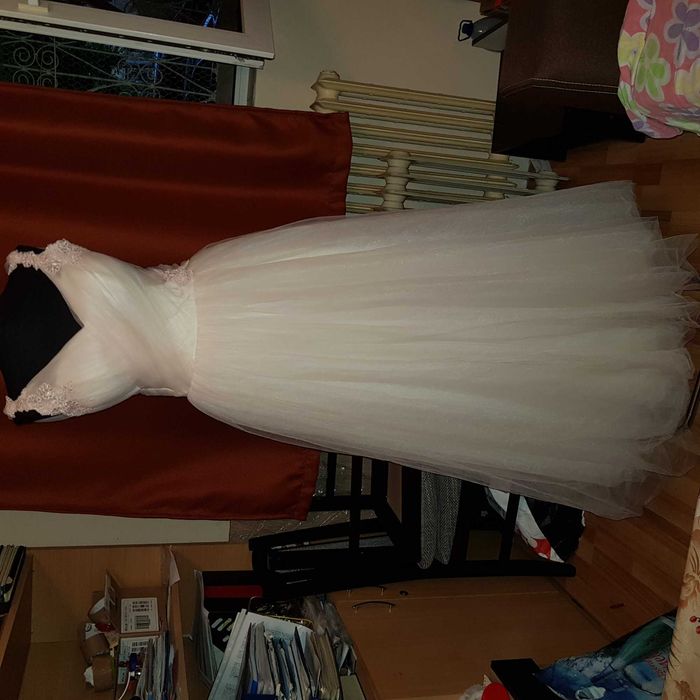 vand rochie mireasa